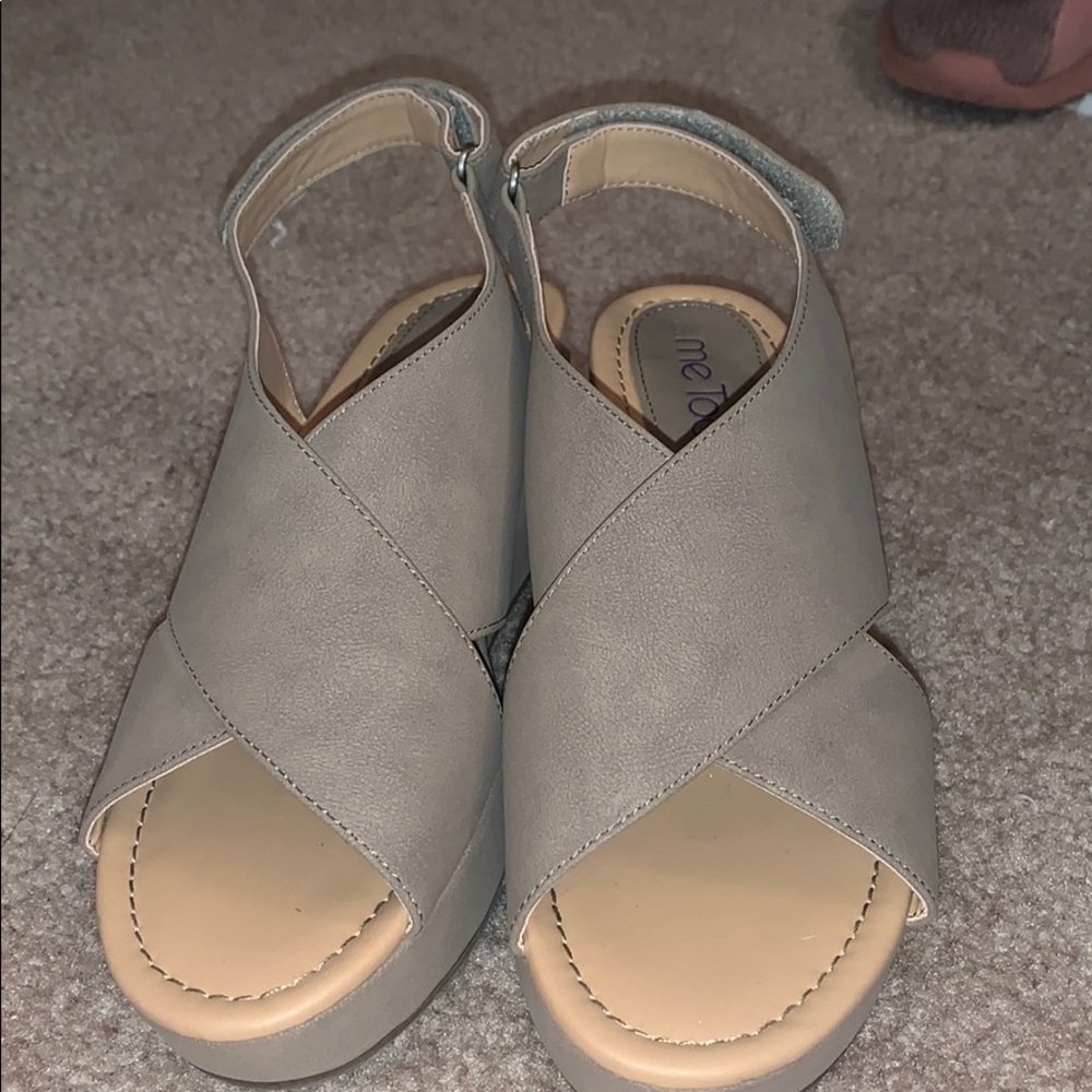 CHUNKY GREY WEDGES